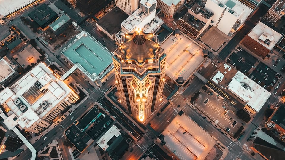 Aerial-view-of-a-skyscraper-at-night